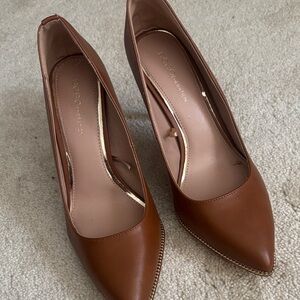 BCBGeneration Tan faux leather Heels Sz  10